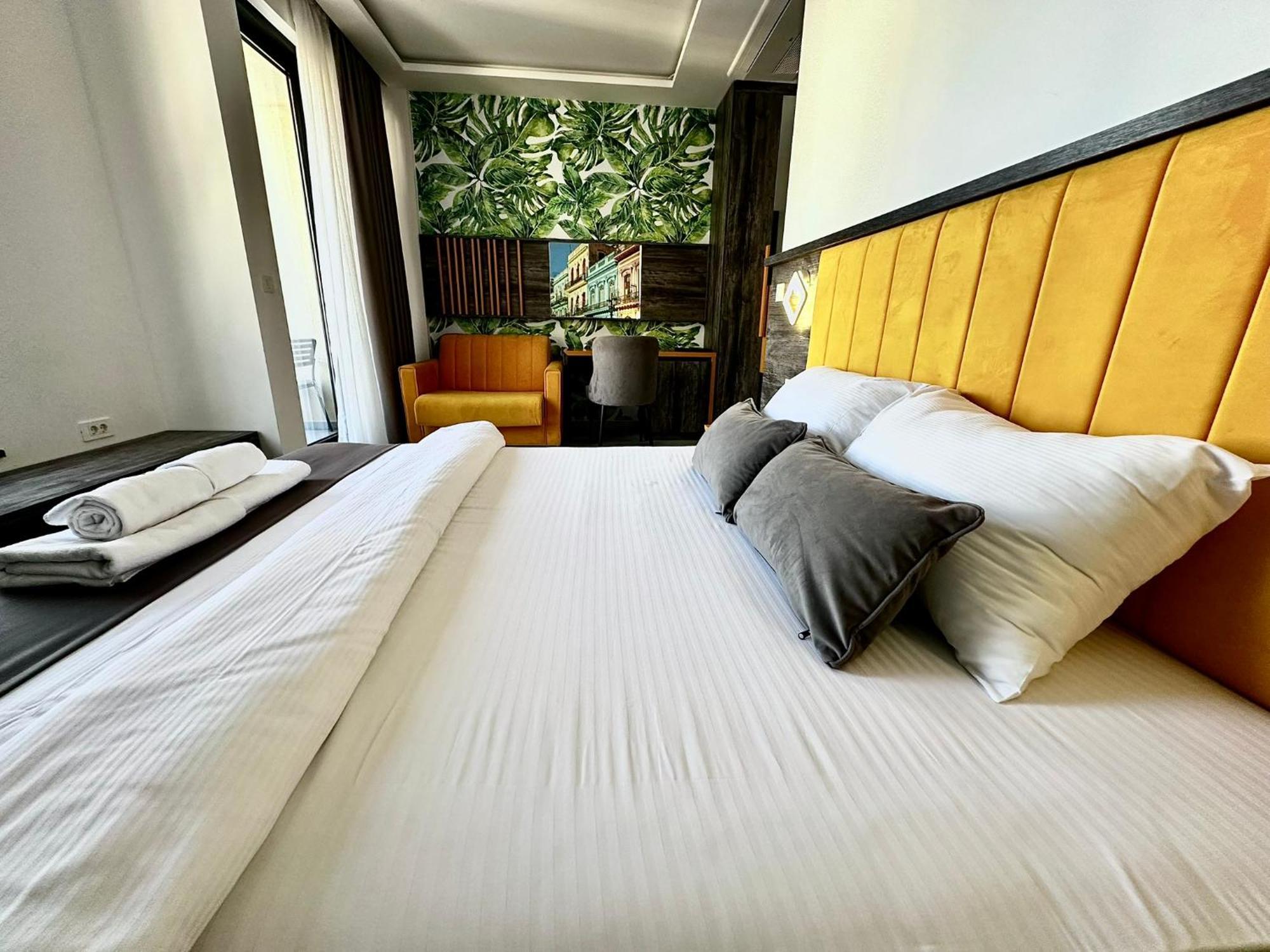 Hotel Del Medio Sutomore Eksteriør bilde
