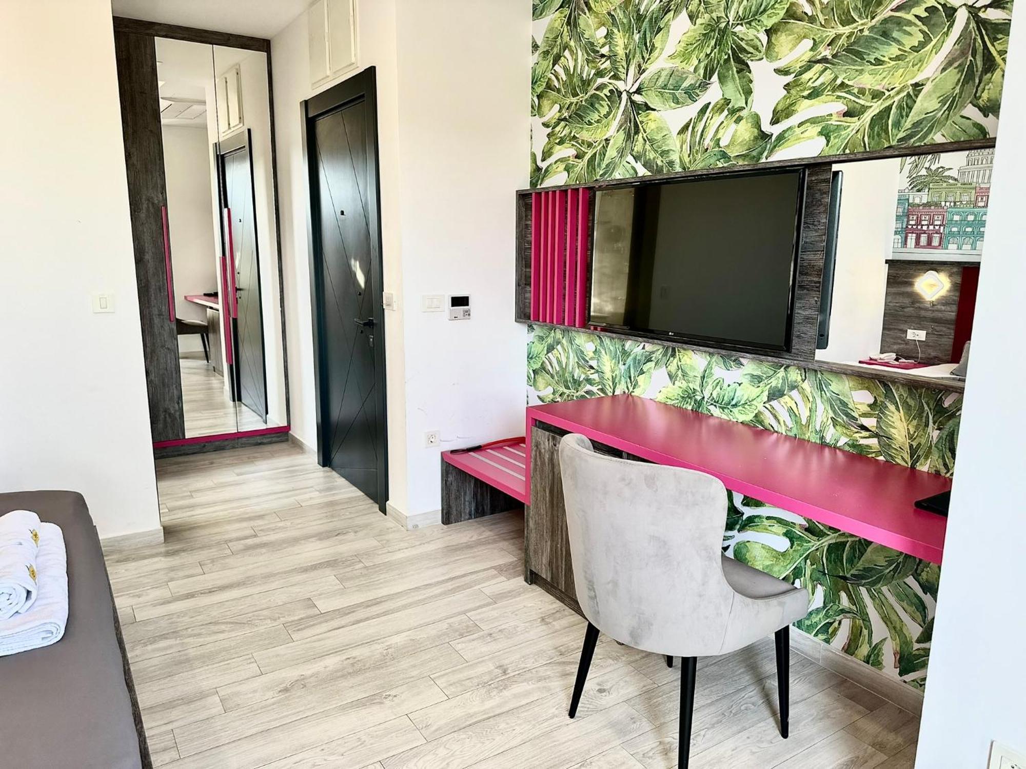 Hotel Del Medio Sutomore Eksteriør bilde