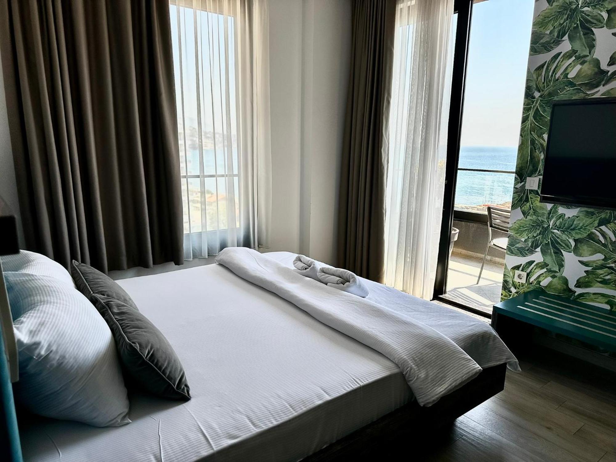 Hotel Del Medio Sutomore Eksteriør bilde