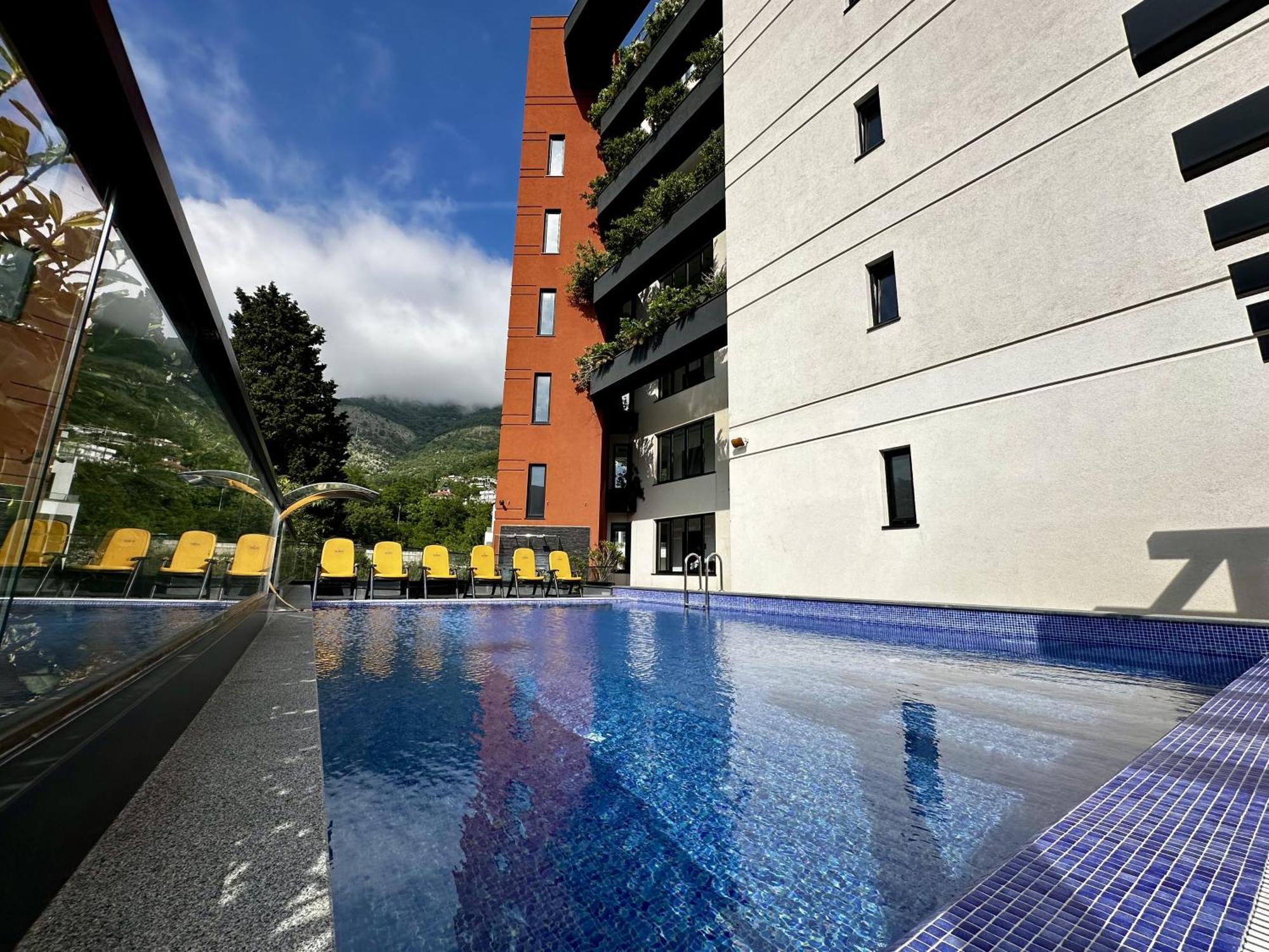 Hotel Del Medio Sutomore Eksteriør bilde